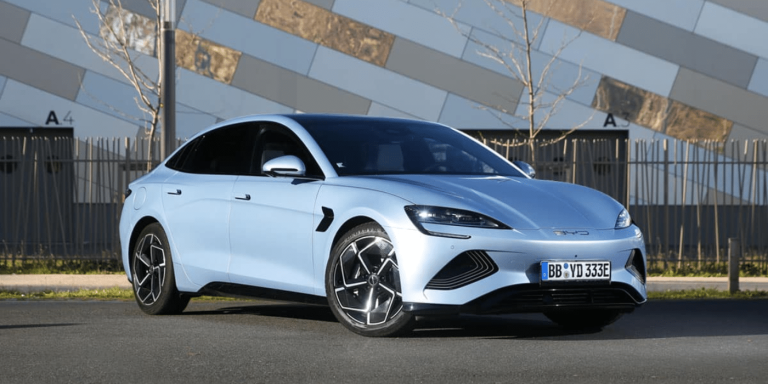 Trouver la voiture d’occasion idéale grâce à un vaste choix multimarque Occasion-Voiture-electrique-